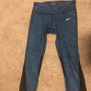 Nike Crop Dri-Fit Leggings